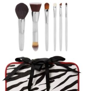 Trish Mcevoy's Carpe Love Brush Collection